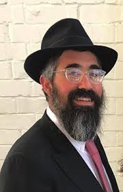 Synagogues welcome Jews, interfaith families at Seders