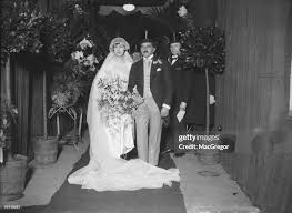 The wedding of Miss Betty Levy and Mr Harry Ernest Schiff at the... News  Photo
