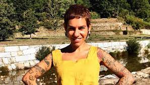 Não era eu que vestia o escotismo, era o escotismo que me vestia a mim. Beatriz Gosta Recorda Eu Ja Estava A Virar Cadaver Depois De Tentar De Tudo