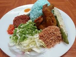 Tuang sedikit air dan didihkan hingga rempah pecah minyak. Resepi Nasi Kerabu Kelantan Paling Lazat Iluminasi