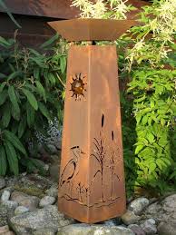 Auf Der Saule Sind Auf 2 Seiten Der Saule Ein Reiher Im Schilf Mit Einer Sonne Dargestellt Die Sonne Wird Durch Eine Ca 6cm Grosse Glaskugel Glaskugel Metallkunst Und Kugel