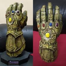 Mcu Infinity Gauntlet Papercraft Paper Crafts Paper Models Geek Stuff