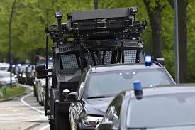 Le fugitif, retranché dans une forêt à la frontière néerlandaise, semble déterminé à attaquer des personnalités. M7r9i1m8ffeqfm