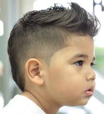 Potongan jelly roll antara fesyen rambut lelaki yang dijangka sohor kini tahun 2020. Rambut Budak Lelaki Stylo