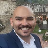 Robert Curtsinger's Instagram, Twitter & Facebook