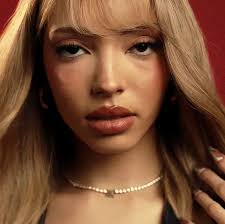 I just realized that all GIRLSET members are 19 years old right now, but  later camila will be the first one to turn 20. PRESAVE 'COMMAS' BY #GIRLSET  OUT ON 08.29 💋💄