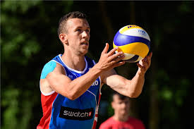 Wie ihr sicherlich den aktuellen meldungen entnehmen konntet, ist die ausübung von beachvolleyball momentan nicht gestattet. Quando Perisic Giocava Seriamente A Beach Che Palle