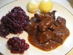 Wildschwein Gulasch Rezept Mit Bild Rezept Gulasch Rezepte Schweine Gulasch Gulasch