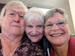 Gloria's Guy Team Show at Beach House with Mark Smith