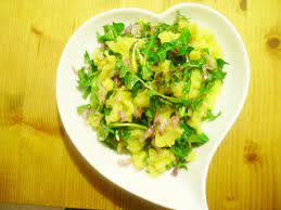 Löwenzahnsalat ist lecker und gesund und bringt den frühling ins haus. Lowenzahnsalat Klassisch Coolkochen By Daniela