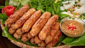 [ENG SUB] Bí quyết làm NEM NƯỚNG và cách pha nước chấm đặc biệt |  Vietnamese Grilled Pork Sausages