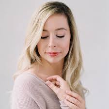 Lynn Holmquist's Instagram, Twitter & Facebook