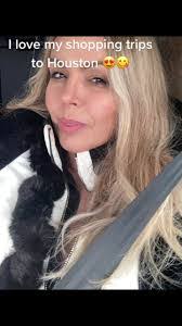 Sanela Tomic's Instagram, Twitter & Facebook