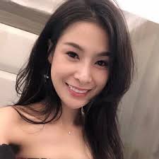 Edith Lin (@undmjk8)