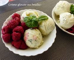 6 mn à 80° vitesse 3 * ajouter la crème fraiche : Creme Glacee Au Basilic Croquant Fondant Gourmand