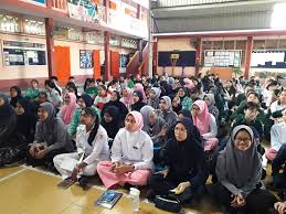 Harini kte pergi daftar smkc.pkai bju skolah.hehhehhh.tad jgak kte nmpak julaika gan kak ju. Smk Convent Batu Pahat ç…§ç‰‡ Facebook