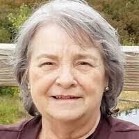 Vicky Houck's Instagram, Twitter & Facebook