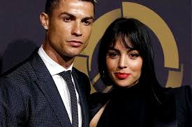 Cristiano Ronaldo oświadczyny z Georginą Rodriguez! Ogromny brylant