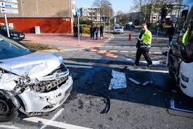 Vorrundenpartie nach medizinischem notfall unterbrochen. Heftiger Unfall In Garbsen 14 Verletzte Schulkinder Junger Mann Crasht In Schulbus News De