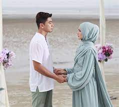 Keluarga zikri berpindah ke kuala lumpur dengan tujuan untuk memisahkan mereka. Cemburu Seorang Perempuan Sinopsis Drama Cemburu Seorang Perempuan Kisahsidairy Com Zikri Dan Dhiya Berkawan Rapat Sejak Mereka Sekolah Lagi Tirana Bias