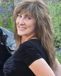 Diana Murdock's Instagram, Twitter & Facebook