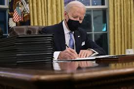 You are a clown and and being in quarantine can definitely feel like prison sometimes, so why not calling your boss from your prison cell? Oval Office Decor Changes In The Last 50 Years Pictures Of The Oval From Every Presidency