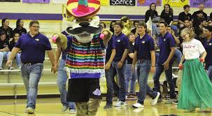 Wolves start season with a win A Dalhart woman died in a