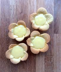 Check spelling or type a new query. Fiori Di Pasta Frolla E Crema Al Limone Per La Pasqua