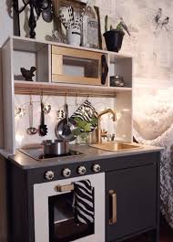 Ikea Speelkeuken 20 Inspiratie Tips Om Dit Kinderkeukentje Te Pimpen Ikea Keuken Keuken Ontwerp Ikea