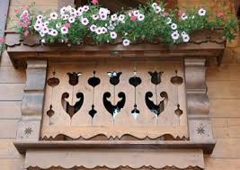 Frises En Sapin Bois Sculpte Frise Decorative Planches De Rives Palines Bois Balcon En Bois Porch Balusters Victorian Porch Garden Gates And Fencing