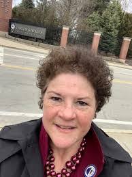 Jennifer Pomales's Instagram, Twitter & Facebook