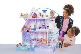 Schaue dir beliebte inhalte von folgenden erstellern an: Cookie Swirl C Winter Chalet Promotions