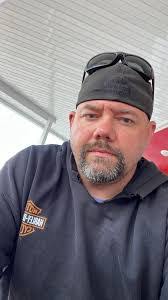 Russell Nutter's Instagram, Twitter & Facebook