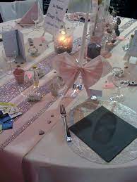 Voici un set de photos déco de table rose et gris afin de vous donner de l'inspiration pour rendre esthétiques vos décos de table. Idee Deco De Table Gris Et Vieux Rose Table Mariage Rose Decoration Mariage Decoration Table Mariage