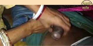 Aunty ne raat mein Bulaya chudwati rahi mere se bahut maja hua watch online