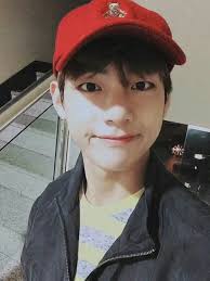 The fan page for the maknae, main vocalist, rapper, and dancer of bts (bangtan boys) Kakak Kelas Kth Sedang Di Revisi Taehyung Selca Kim Taehyung Taehyung