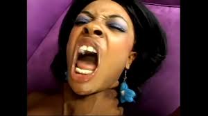 Hot ebony wraps her juicy lips around a thick black cock - XNXX.COM