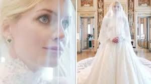 Quintessential english rose lady kitty spencer, niece of the late princess diana, wore no fewer than five different dresses for her lavish wedding celebration at rome's 17 th century villa. Tdcrto0hrxknhm