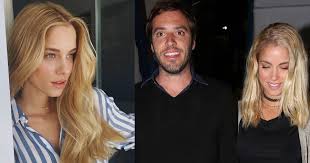 Η δούκισσα νομικού είναι καλεσμένη του φάνη λαμπρόπουλου στο «ένα στα γρήγορα». Doykissa Nomikoy H 1h Fwtografia Me Ton Syzygo Kai Ta 2 Paidia Ths Kai Ta Tryfera Logia Gia Thn Oikogeneia Ths Enimerotiko Gr