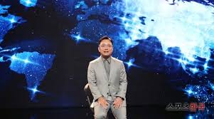 이 번 리니지w를 통해 약 16.7% 수준인 엔씨소프트의 해외 매출 비중이 많이 늘어날 수 있기를 희망한다. G1keyggkykhu M