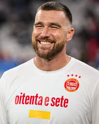 Ellie McCarville (@macelliegrace23)