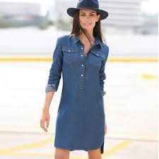 Epingle Sur Robe Noire