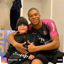 According to biography.com, neymar and his former. Givemesport Neymar Jr My Son And His New Idol Facebook