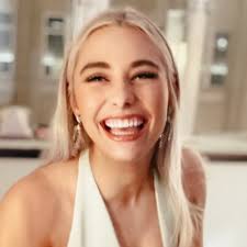 Sarah Stout (@SarahStout12)