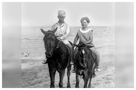 In grecia, monarhia a fost abolita in 1973. PrinÈul Philip AlÄturi De Regele Mihai In Romania Imagini De ColecÅ£ie