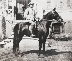 Erol keskin,adiyamangücü gençli̇k spor kulübünde sözleşmesi bulunmaktadır. Erol Keskin Dogustan Fenerbahceli Dinyakos