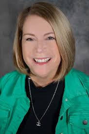 Karen Eschbach's Instagram, Twitter & Facebook