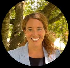 Jen Cullen's Instagram, Twitter & Facebook