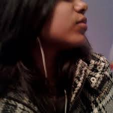 Eliza Roach's Instagram, Twitter & Facebook