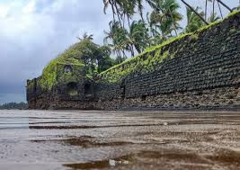 Revdanda Agarkot fort is located near ...